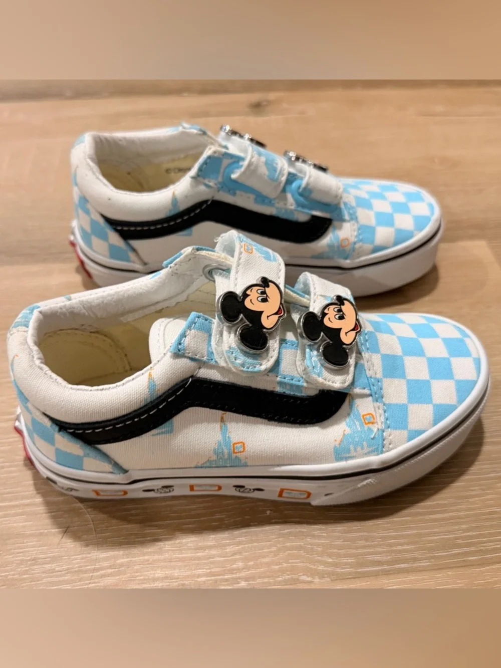 Vans Little Kids Checkerboard Disney Mickey Velcro Sneakers - size 11